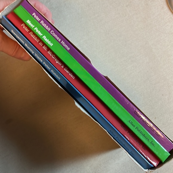 NOT ELIGIBLE FOR BUNDLE SALE      4-Book Boxed Set of Peter Rabbit Pop-Up Books - Picture 2 of 15